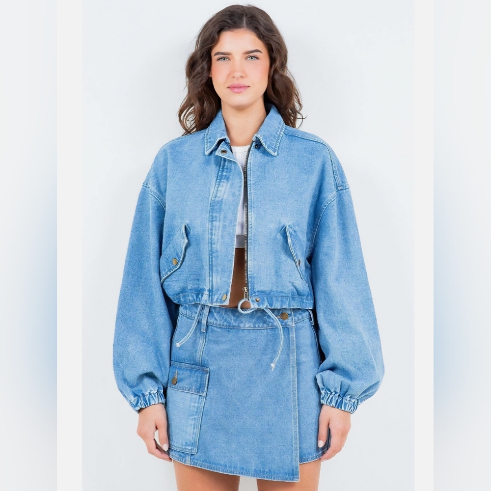 NWOT. Women's Cinch Waist Crop Denim Jacket